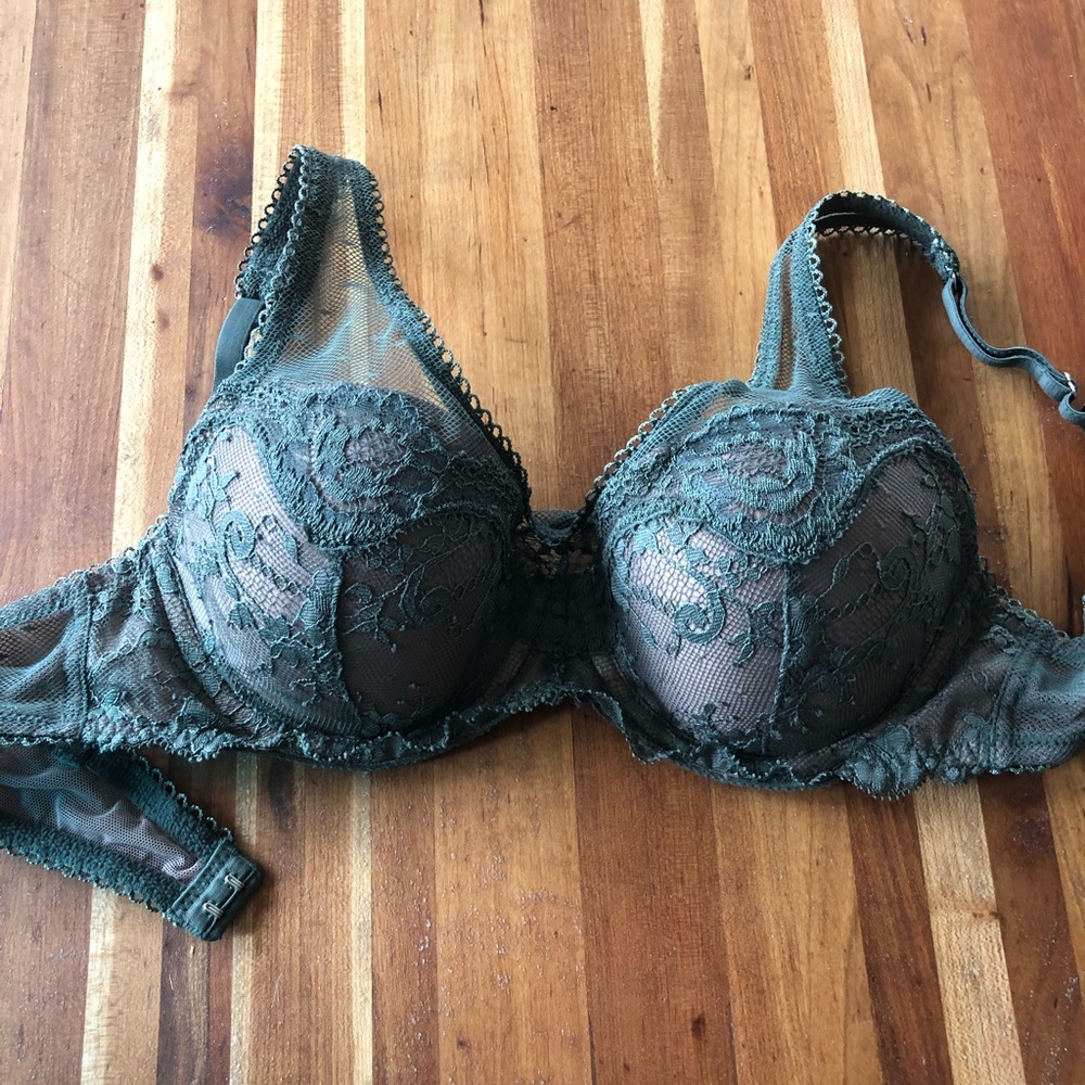 Victoria’s Secret dream angels lined bra 34B